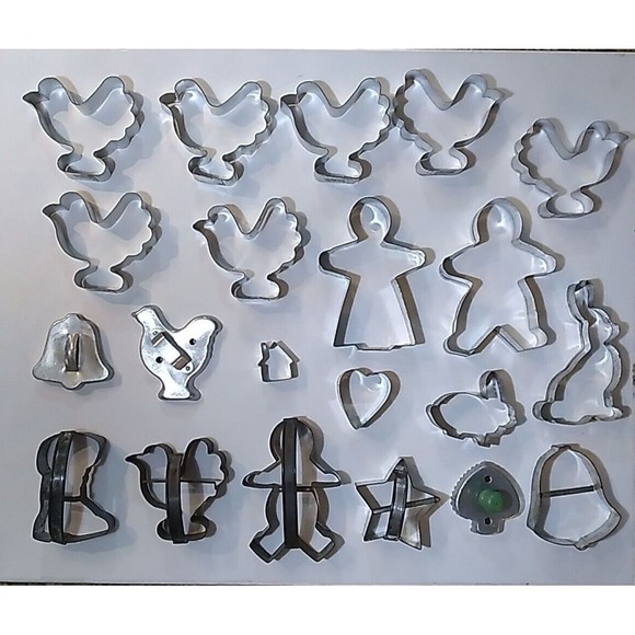 Lot Of 21 VTG Aluminum/Tin Cookie Cutters Some With Handles Christmas, Holidays - Picture 8 of 9